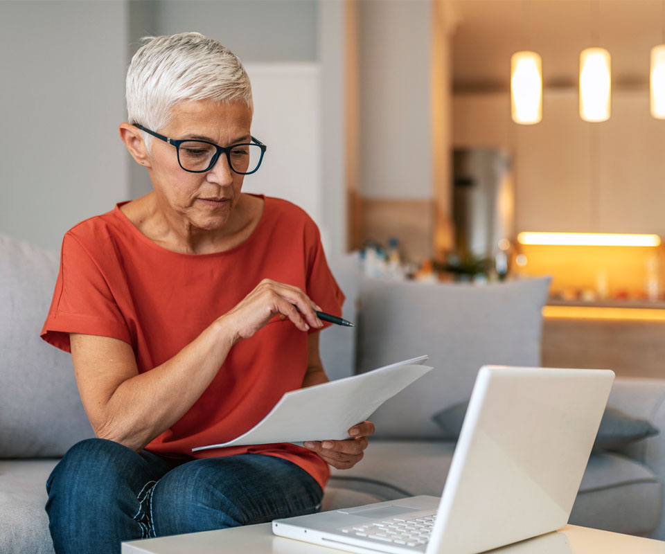 senior woman using laptop